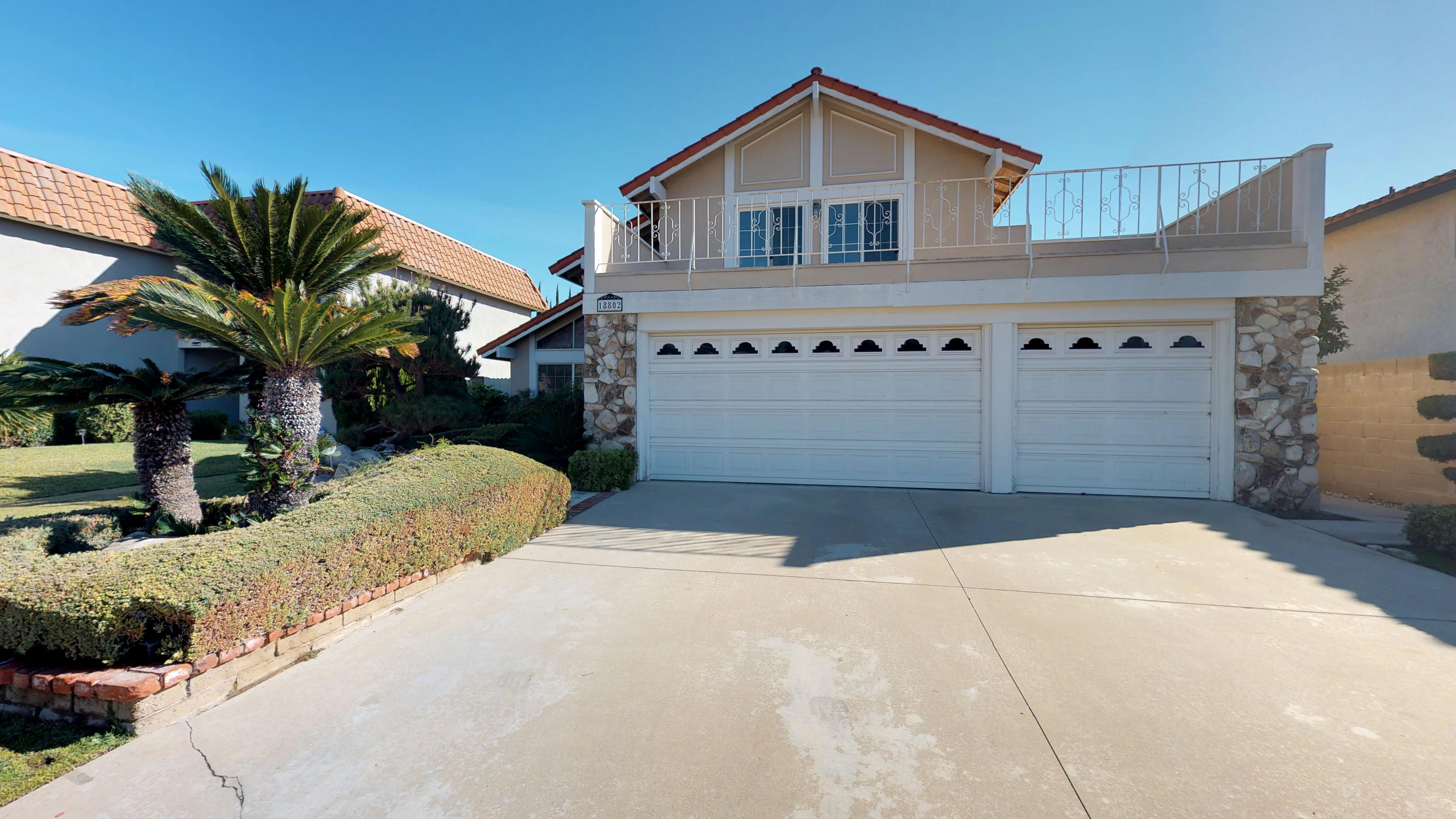 18802 Rochelle Avenue