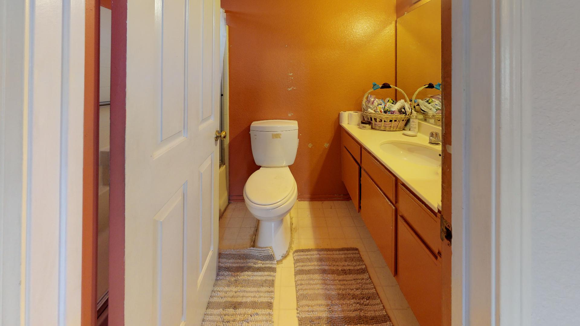 4241-Lennox-Blvd-Unit-B-Bathroom(1)